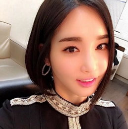 김유미, 굴욕無 초근접 셀카 공개…"미코 진의 위엄"
