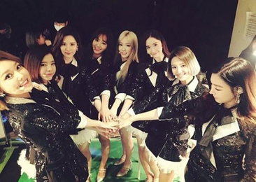 소녀시대, 완전체 대기실…"우리는 하나"
