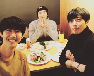 정용화, 광희-이준과 훈훈한 친분샷 '꽃미남모임'