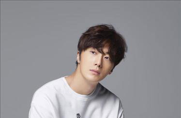 정일우, 송중기·박지성과 축구…2016 아시안 스마일컵
