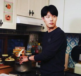 류준열, 쌍문동 상남자…"요섹남 변신?"