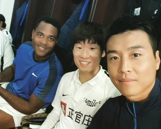 "응답하라1998" 이동국, 박지성과 '자선 축구' 참석 인증샷