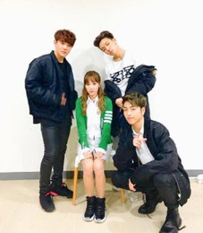 산다라박, 아이콘 멤버들과 찰칵 "YG baby! 우리 친해요♥"