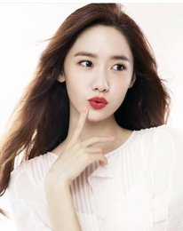 윤아, 새침한 숙녀…"이래서, 청순섹시"