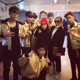 2NE1 산다라·공민지, 'YG 후배' 아이콘 콘서트 응원 인증샷