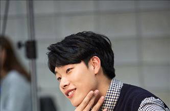 '응팔'의 류준열 팬미팅 티켓 2분만 매진...인기 실감