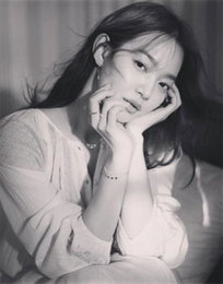 신민아, 절정의 우아美…"흑백사진 뚫은 미모"