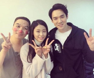 설현, 유연석-조재윤 응원 '훈훈'..."'벽뚫남' 화이팅♥"