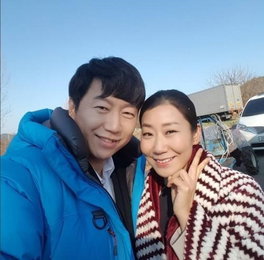 '돌아와요 아저씨' 김수로·라미란 동기들의 훈훈한 인증샷 공개