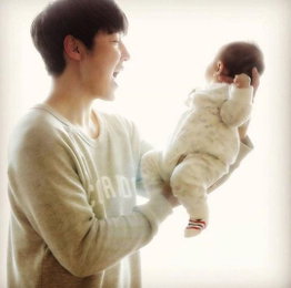 윤상현, 딸바보 아빠로 변신 '행복미소 가득'