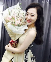 설리, 순백의 비주얼…"청순은 진리다"