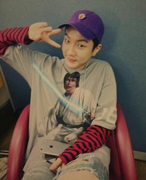 '위너' 이승훈, 깜찍한 브이 셀카..."귀여운 척"