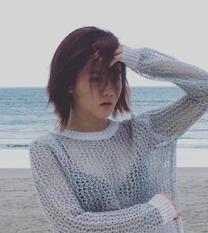 문근영, B컷 화보 공개…"순수와 섹시 사이"