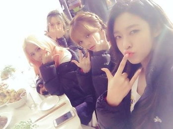 AOA 설현, 솔로 컴백 지민 지원사격 '두근두근'