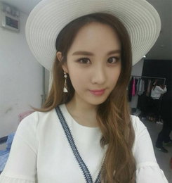 '소시' 서현, 광고 촬영장 셀카 공개 '분위기 여신 미모'