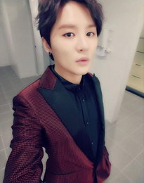 김준수, 뮤지컬 스타의 셀카 전격공개! '훈훈'
