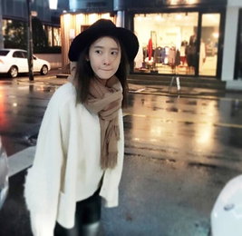 '소시' 윤아, 한밤의 산책…"거리의 패셔니스타"