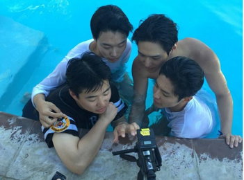 '꽃청춘' 류준열-고경표-안재홍-박보검, 사이좋은 쌍문동4인방