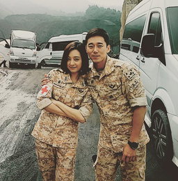 '태후' 김지원, 군복 입은 여신…"예쁘지 말입니다"