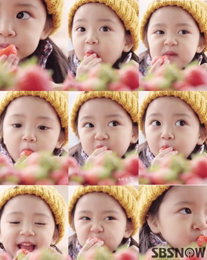 정시아 딸 서우, 딸기보다 상큼…특급 애교 9종