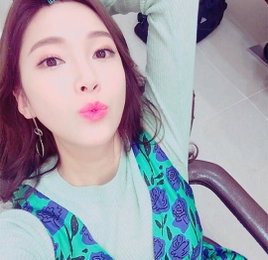 제시카, MC 데뷔 인증…"컴백을 신고합니다"