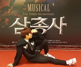 '산타냥' B1A4 산들, "날 보러 와요~!"