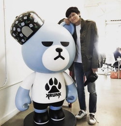 YG 양현석, 강동원 근황 공개 "참치 in USA"