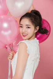 채수빈, 핑크 머금은 봄의 여신