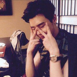이종석, 깜찍 포즈로 근황 공개…"앗 귀여워"