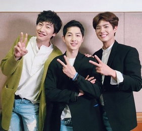 박보검, 송중기·이광수와 인증샷 '훈훈'
