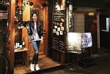 이민정, 세월역행 미녀…"나홀로, 화보인생"