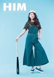 이수민, 군인 잡지 표지 장식…"국민여동생 깜찍 윙크"