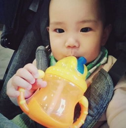 로희, 귀요미 매력 가득한 일상..똘망똘망 눈빛 발산