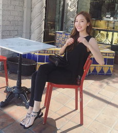 제시카, 미국 LA서 근황 공개…"미소가 매력적"