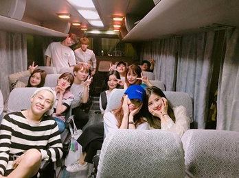 비투비X에이핑크, 상큼한 훈남훈녀들…"비투핑크 공연 끝"