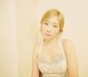 태연, 드레스의 역습…"청순 아닌 섹시"