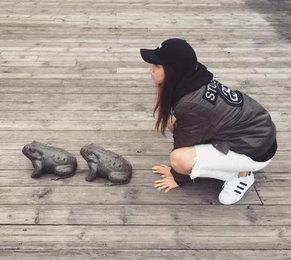 박한별, 귀여운 포즈로 일상 모습 '찰칵'…"혼자서도 잘 놀아요"