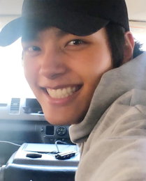 여진구, 그림같은 미소 '훈훈'…"좀 있다 만나요"
