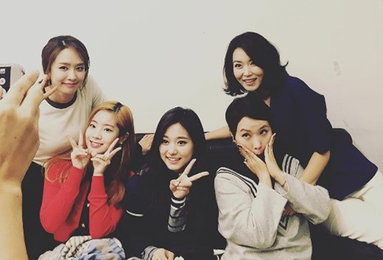 '복면가왕' 女대기실 풍경…"트와이스 쯔위·다현 깜찍 브이"