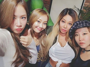 소유x제시, 솔로출격 효린 지원사격..."절친을 응원해"