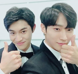 진영, 곽동연과 '연예대상' 인증샷 공개 "병연아 칼은 어디 뒀느냐"