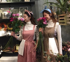 박수진X김성은, 절친과 함께한 꽃꽂이 데이트 '임신-출산에도 미모만발'