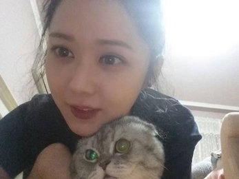 장나라, 반려묘와 새해인사…'여전한 방부제 미모'