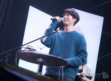 박보검, 5천 팬 환호 속 日 첫 팬미팅 "오래 보고 싶은 배우 되겠다"