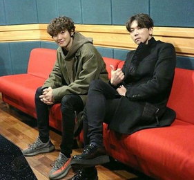 정기고X찬열, 우정도 훈훈·미모도 훈훈 "신곡 많이 들어주세요!"