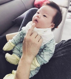 김원준, 판박이 딸 공개…"딸바보 인증"