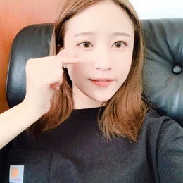하니, 애교 만점 손하트 셀카…"심쿵 유발"