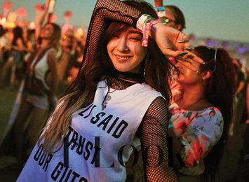 티파니X캘리포니아 케미 최고..'페스티벌의 여신'