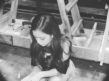 블랙핑크 지수, 처연한 청순美…"컴백 준비중"