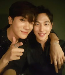 '입대 예정' 임시완, 박형식 팬미팅 인증샷…'우정, 영원히"